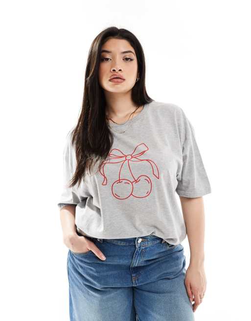In The Style Plus – T-Shirt in Grau mit Kirschen-Schleifen-Motiv