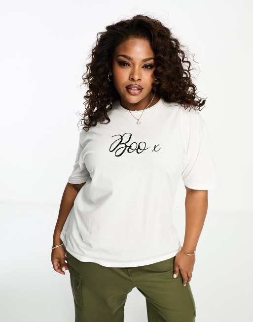  In The Style Plus – T-Shirt in Weiß mit glitzerndem Boo-Print
