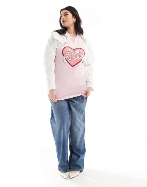 In The Style Plus – T-Shirt mit „Love Yourself“-Slogan in Rosa, 3 von 4