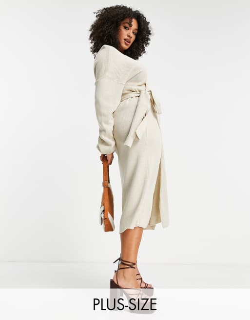 In The Style Plus x Carys Whittaker - Beige ribstrikket slå om-midikjole