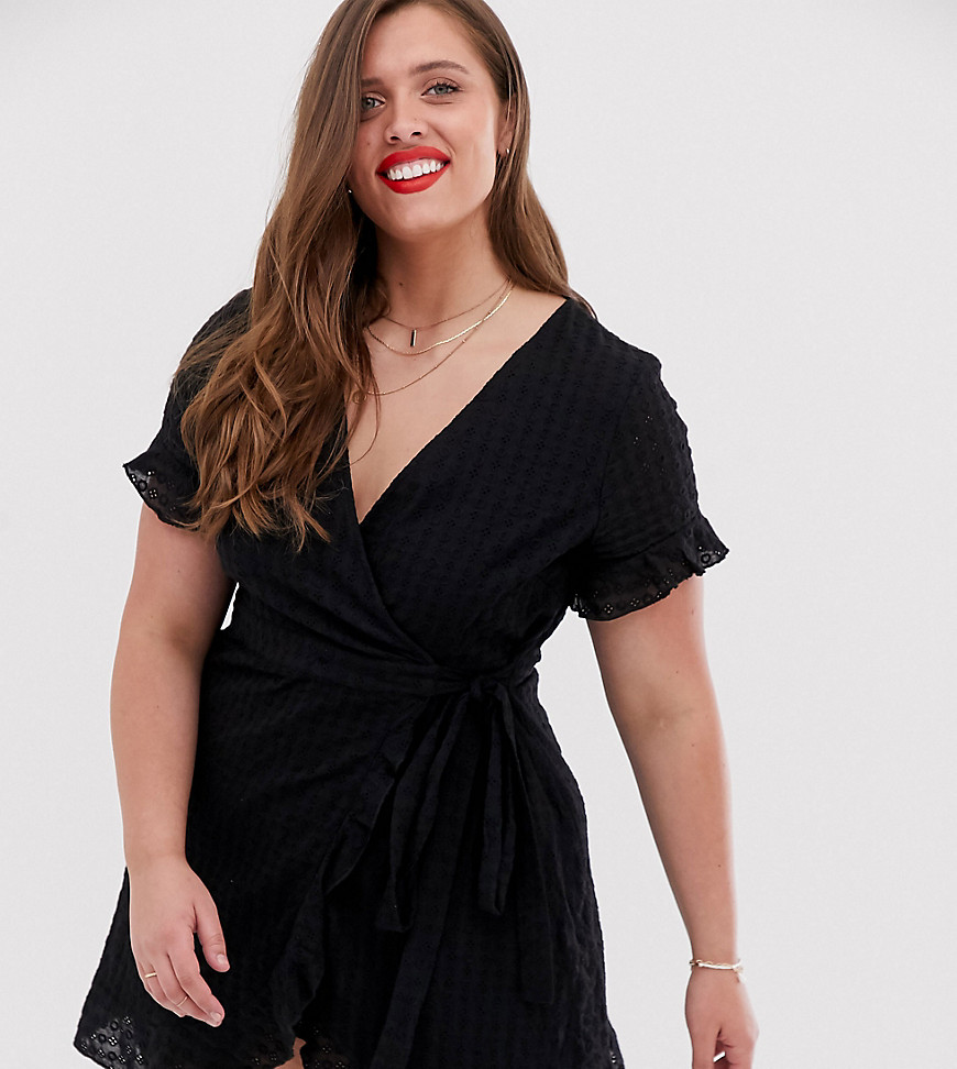 In The Style Plus x Dani Dyer - Broderie mini-jurk met kant en overslag aan de voorkant in zwart