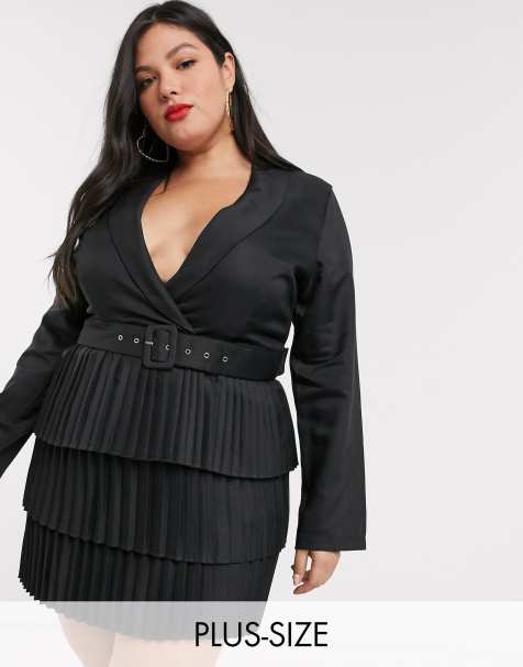 In The Style Plus x Dani Dyer – Tief ausgeschnittenes, schwarzes Blazerkleid mit plissiertem Rock