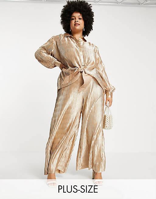 In The Style Plus x Elle Darby  tie front oversized shirt co ord in gold