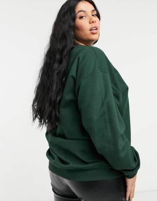 In The Style Plus x Lorna Luxe exclusive New York oversized sweatshirt in  emerald green