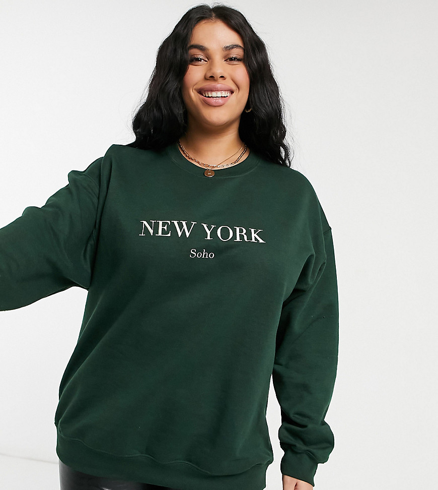 In The Style Plus x Lorna Luxe - Exclusives- Oversized sweater met New York-print in smaragdgroen