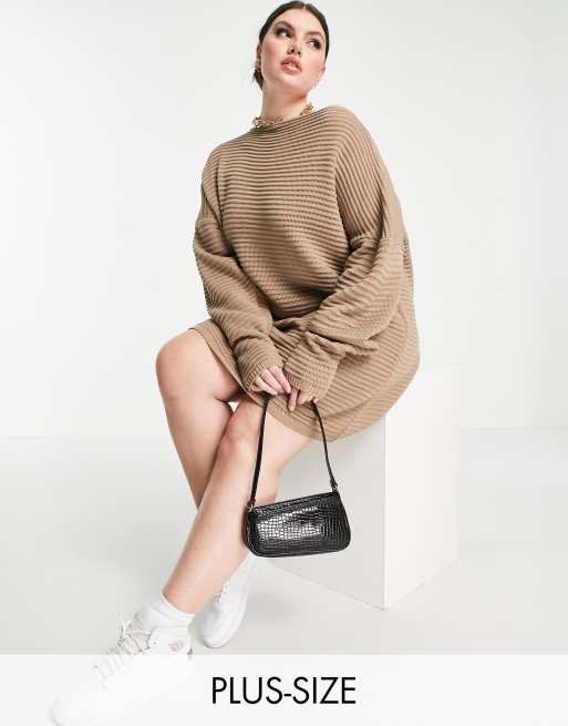 In The Style Plus x Megan Mckenna - Vestito lavorato a maglia extra largo con spalle scoperte, colore tortora