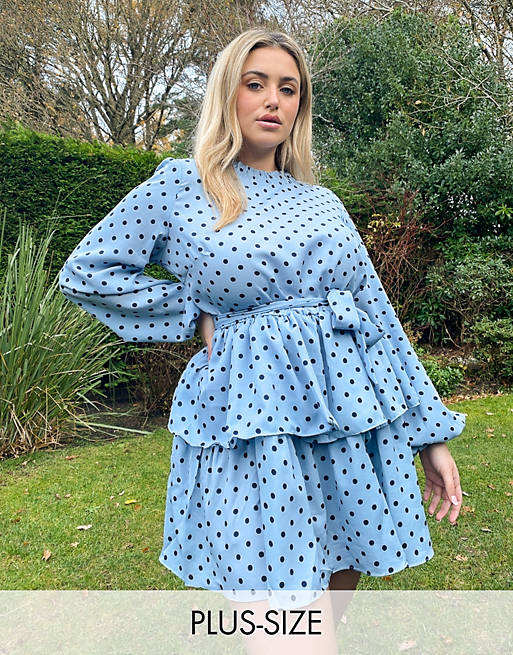 In The Style Plus x Olivia Bowen – Blå prickig skaterklänning med hög ringning och skärp
