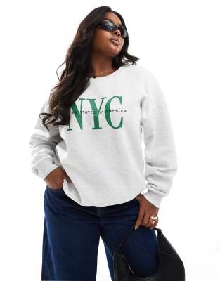 In The Style Plus x Perrie Sian - Exclusive - Sweatshirt in Grau mit NYC-Print