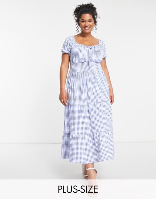 In The Style Plus x Stacey Solomon - Lagdelt midikjole med hjerteformet hals og blå gingham-tern