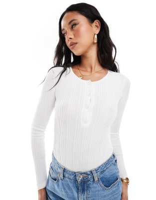 In The Style ribbed button detail round neck body