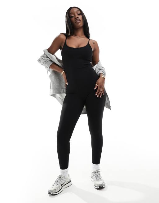 In The Style - Sculpt and Control - Corrigerende cami-unitard in zwart