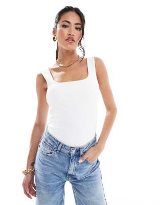 In The Style In The Style sculpt and control scoop neck bodysuit in white