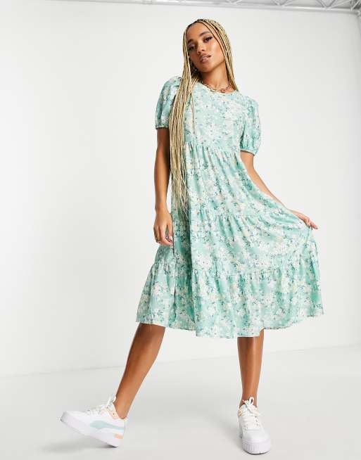 In The Style - Stacey Solomon - Småblomstret lagdelt smock-midikjole i salviegrønne 