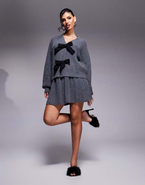 In The Style – Strickjacke in Anthrazit mit Ballonärmeln und kontrastierenden Schleifen, Kombiteil - view 1