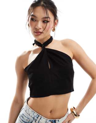 In The Style – Svart crop top i omlottdesign med halterneck - view 1