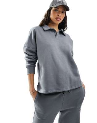 In The Style - Sweatshirt in Anthrazit mit Polokragen, Kombiteil-Grau