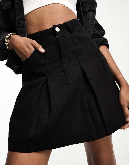 Black box 2025 pleated mini skirt