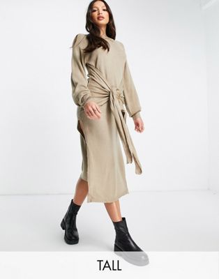Robes In The Style Tall x Lorna Luxe - Robe mi-longue fendue sur le devant avec ceinture - Taupe