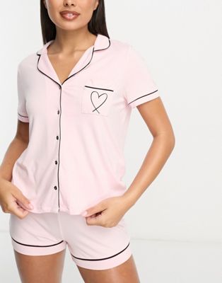 In The Style motif pyjama short set in pink