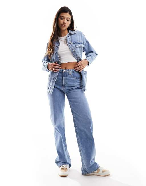 Tenue avec un jean bleu online clair