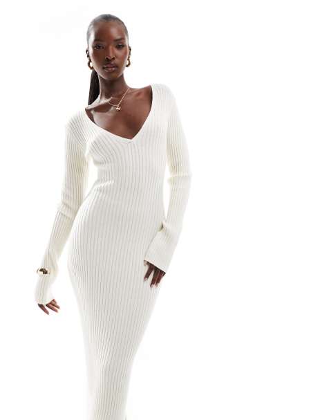 In The Style - Vestito maglia lungo color crema morbido a coste con scollo a V - view 1