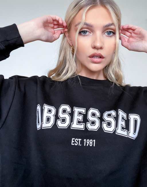 In The Style x Gemma Collins - Sweater met motief in zwart