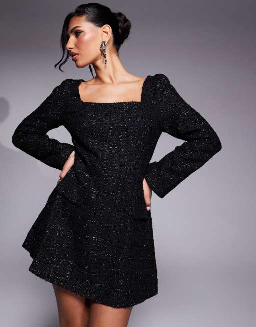 In The Style x Hannah Brown - Vestito corto in tessuto bouclé strutturato nero con scollo quadrato e tasche sartoriali