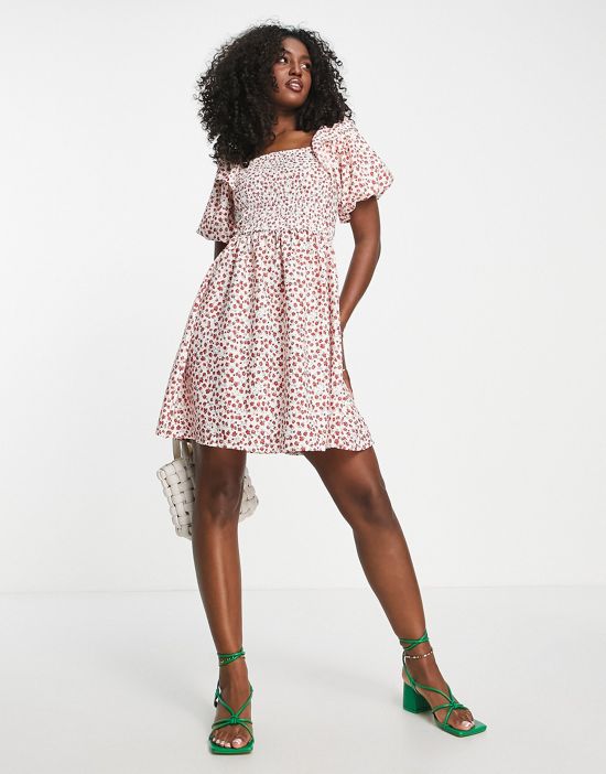https://images.asos-media.com/products/in-the-style-x-jac-jossa-shirred-bust-frill-sleeve-tiered-mini-smock-dress-in-berry-floral/202476589-1-floralprint?$n_550w$&wid=550&fit=constrain