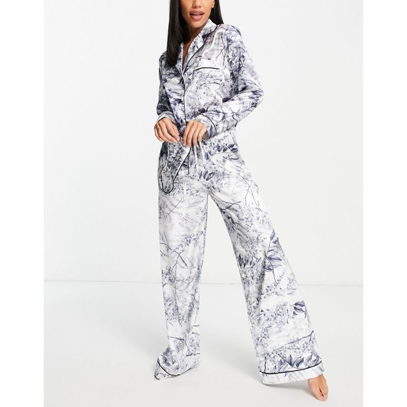 In The Style x Lorna Luxe - Abbigliamento notte composto da tre pezzi con pantaloni in raso e stampa a fiori invernali