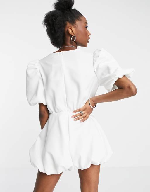 In The Style x Lorna Luxe - Blomstret playsuit med pufærmer og svaj, 2 af 4
