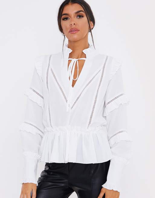 In The Style x Lorna Luxe – Bluse mit Volants in Weiß