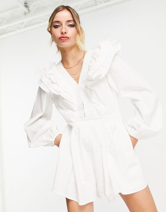 https://images.asos-media.com/products/in-the-style-x-lorna-luxe-exaggerated-frill-detail-volume-sleeve-romper-in-white/202905927-1-white?$n_550w$&wid=550&fit=constrain
