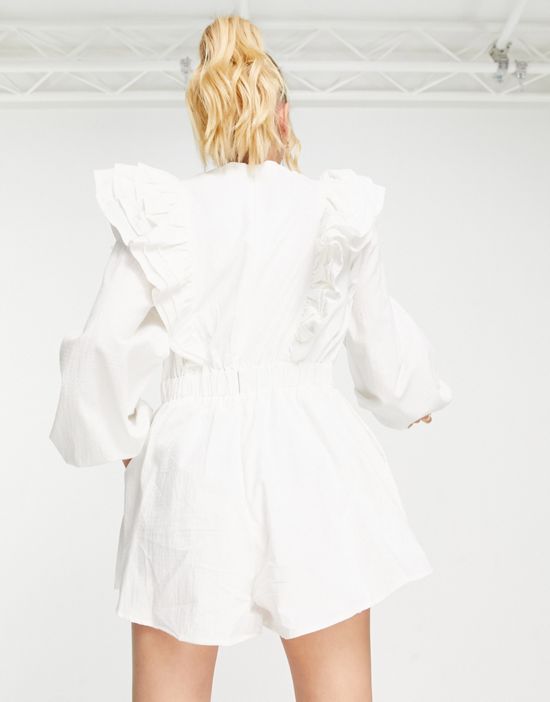 https://images.asos-media.com/products/in-the-style-x-lorna-luxe-exaggerated-frill-detail-volume-sleeve-romper-in-white/202905927-2?$n_550w$&wid=550&fit=constrain