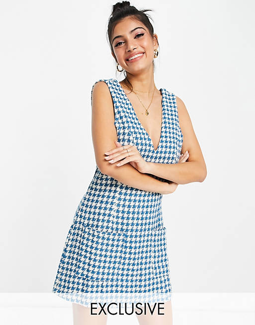 In The Style x Lorna Luxe exclusive houndstooth v neck pinafore dress in blue 