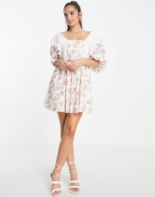 In The Style x Lorna Luxe – Luźna czarna sukienka mini z ozdobnym wiązaniem we wzór w pączki róż