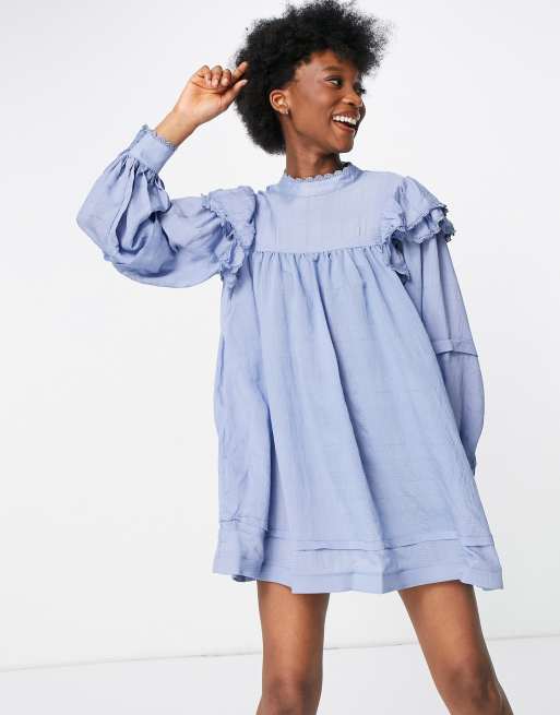 In The Style x Lorna Luxe - Robe babydoll à manches bouffantes et volants aux épaules - Rayures bleues