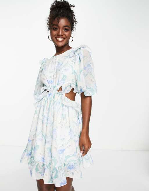 In The Style x Lorna Luxe - Vestito da giorno corto aperto sul retro con cut-out e volant multicolore