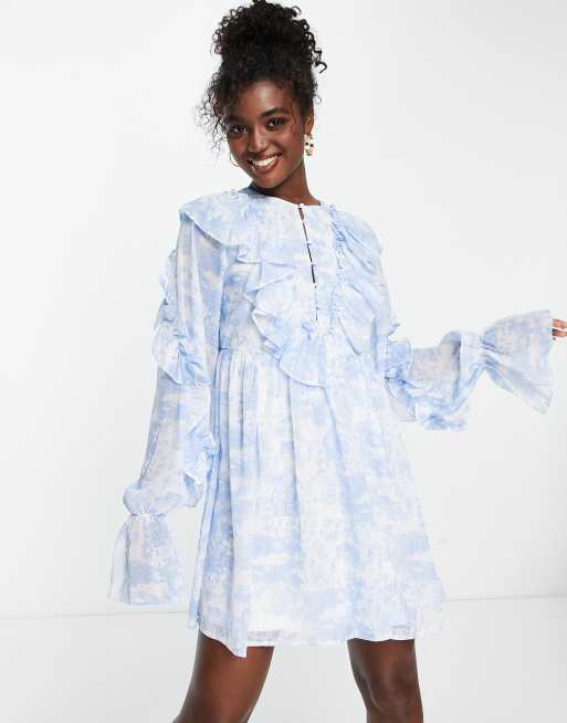 In The Style x Lorna Luxe - Vestito da giorno corto blu multicolore con volant ampi
