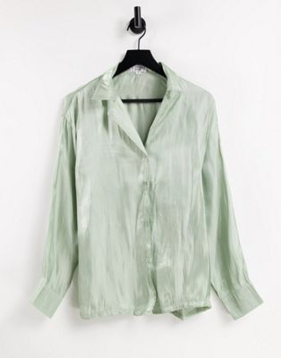 Chemises et blouses In The Style x Naomi Genes - Chemise d'ensemble effet satiné - Vert sauge