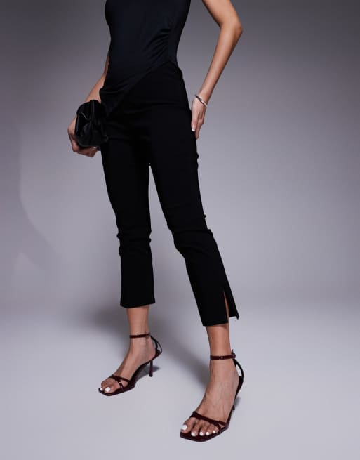 In The Style x Natalya Wright - Sorte capri-bukser med sideslidser i bengalin - Kun hos ASOS , 4 af 5