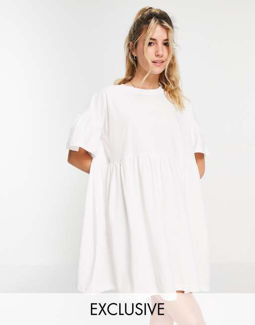 In The Style x Olivia Bowen – Biała sukienka o luźnym kroju z rozszerzanymi rękawami – tylko w ASOS