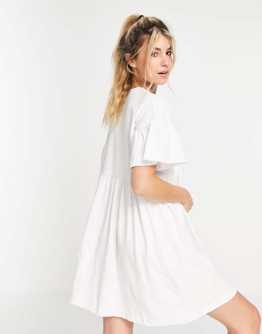 In The Style x Olivia Bowen exclusive smock dress with fluted sleeves in white, 2 of 4