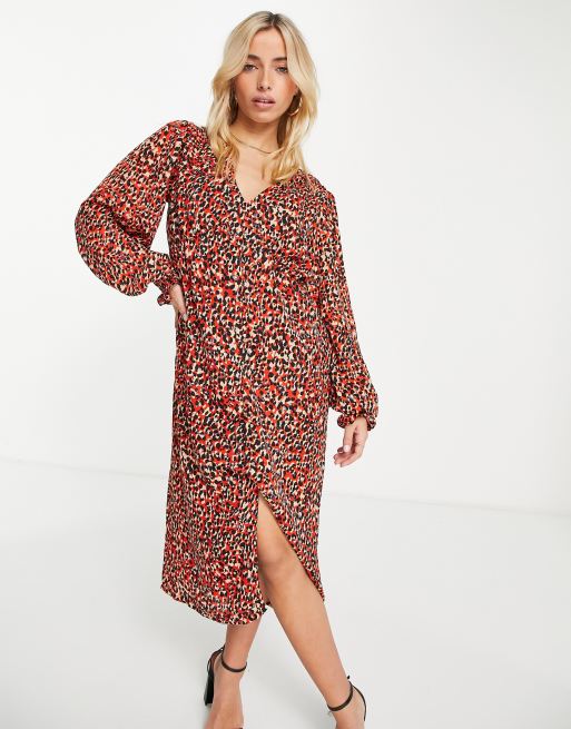 In The Style x Olivia Bowen - Midikjole med V-hals og knapper foran i rød dyreprint, 4 af 4