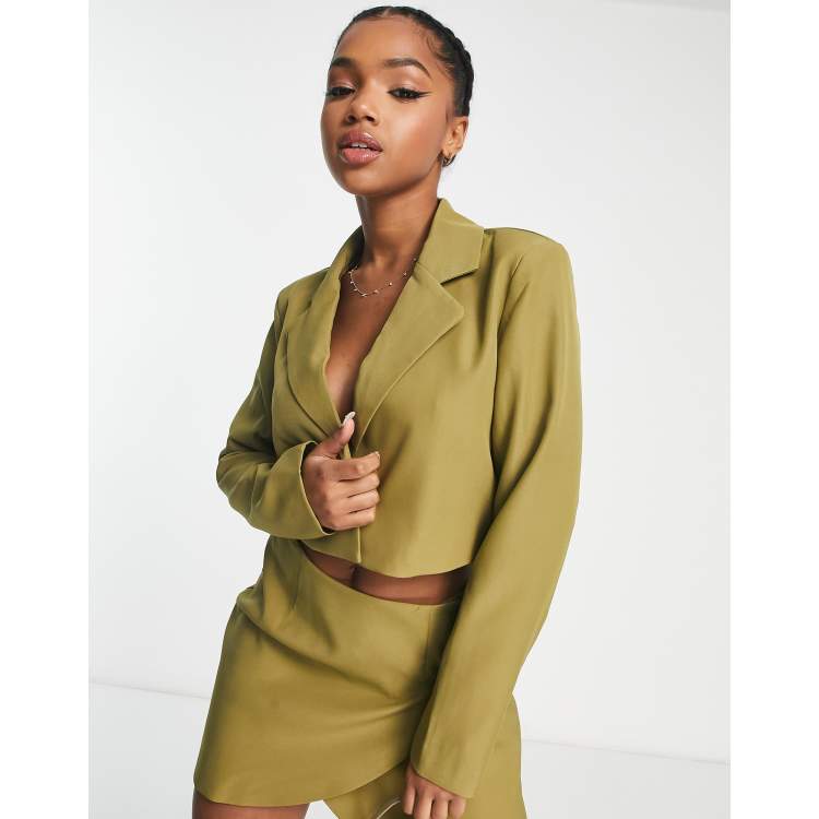 Olive green blazer hot sale womens outfit