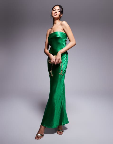 In The Style x Perrie Sian Exclusive – Szmaragdowozielona sukienka midi z dekoltem bandeau z lejącej satyny - view 1