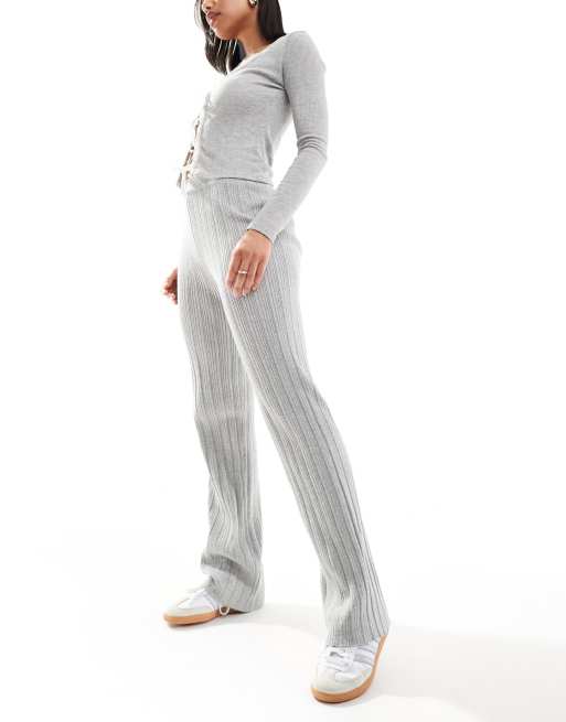 In The Style x Perrie Sian – Exklusive Rippstrick-Schlaghose in Grau