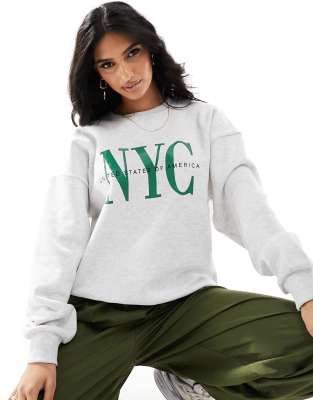 In The Style x Perrie Sian - Felpa grigia con scritta NYC