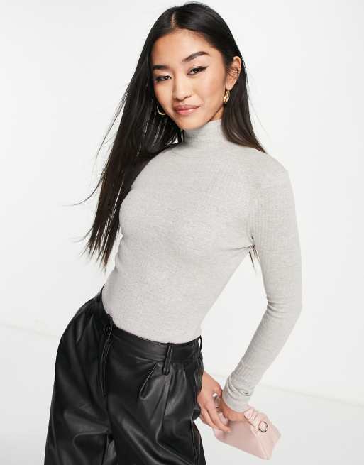 In The Style x Perrie Sian – Gerippter Body in Grau mit Rollkragen