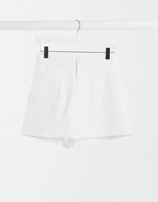 In The Style x Shaughna tailored short in cream