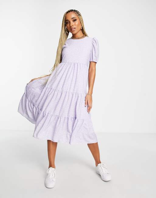 In The Style x Stacey Solomon – Gestuftes Midi-Hängerkleid in Flieder mit Blümchenmuster